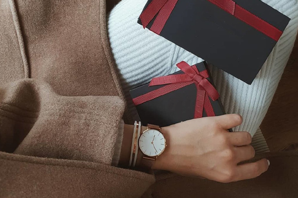 禮品定制體面的物件是更重要的 推薦手表給大家