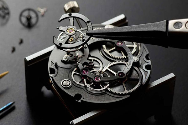 精工細作生產流程 保障手表品質 精工細作生產流程 保障手表品質