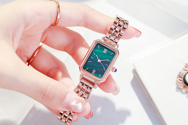 潮流熱銷小方殼手表 電商渠道專供貨源 潮流熱銷小方殼手表 電商渠道專供貨源