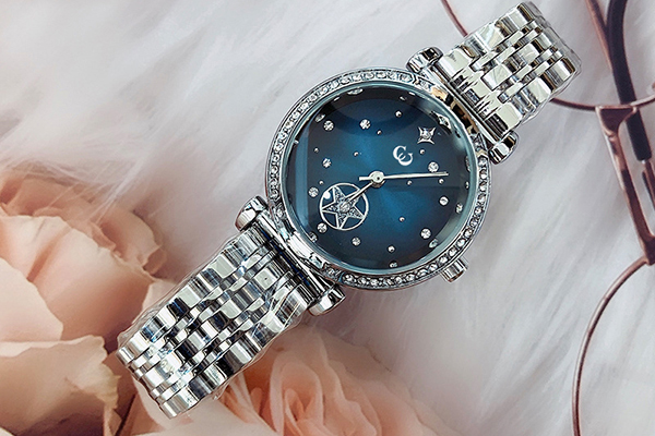 時尚不銹鋼手表女士風尚推薦-廠家直供