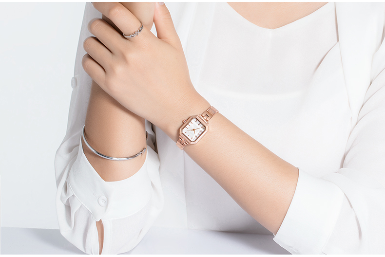 579ins輕奢韓版時(shí)尚網(wǎng)帶小巧女士手表廠家2021新款