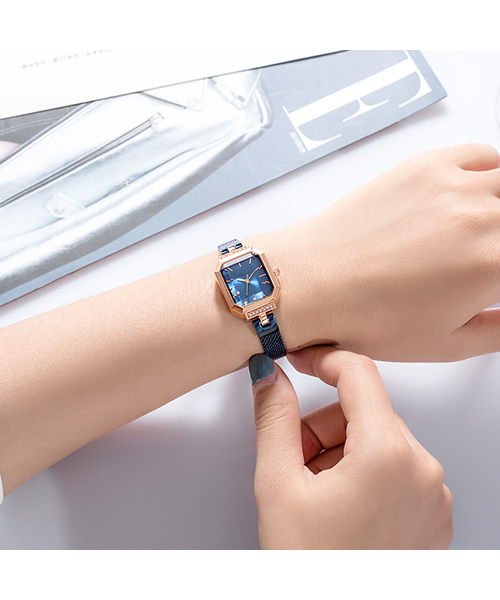 579ins輕奢韓版時(shí)尚網(wǎng)帶小巧女士手表廠家2021新款