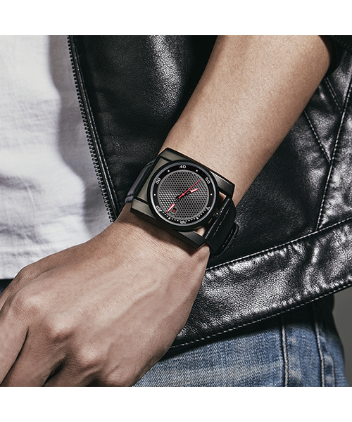 6775商務(wù)時尚男士方形鋼殼防水全自動機械手表廠家代發(fā)