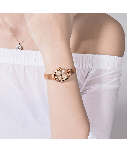 571爆款女士腕表輕奢時尚小巧方形網帶石英手表廠家一手貨源